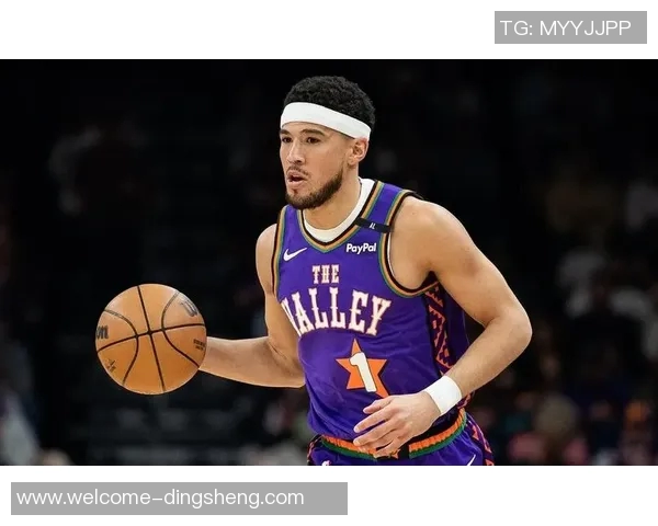 布克回忆赛季初低谷期强调团队拼搏精神与连胜信心 布克回忆赛季初低谷期强调团队拼搏精神与连胜信心