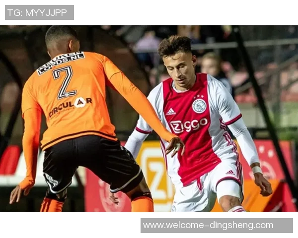 狼队官方宣布中场穆涅西租借加盟巴黎FC至本赛季结束的消息